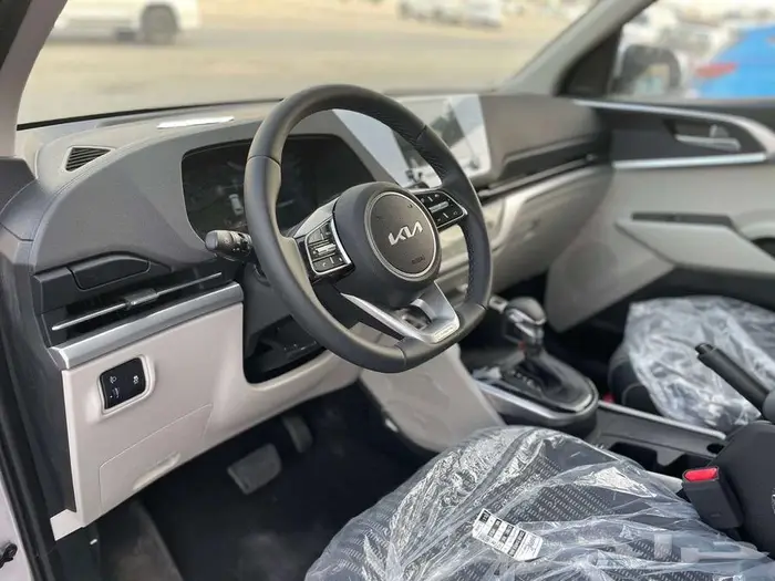 كيا كارينز نص فل 2025 5