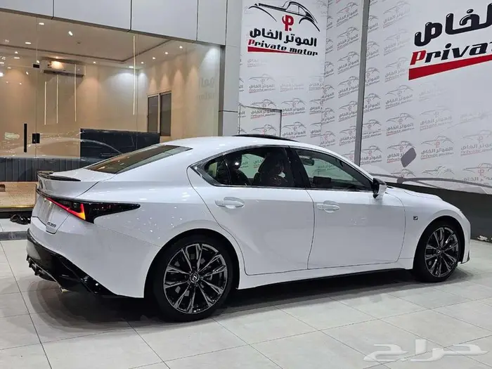 لكزس is 350 ارنوب 2024 F سبورت ( فل كامل بحاله الوكاله ) 4