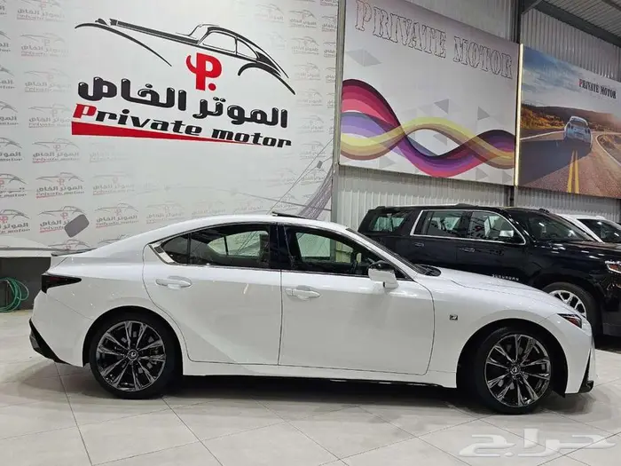 لكزس is 350 ارنوب 2024 F سبورت ( فل كامل بحاله الوكاله ) 9