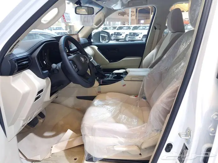 لاندكروزر 2025 خليجي بنزين تنفس طبيعي بأفل سعر فى السوق 4