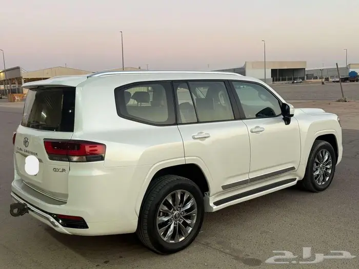 تويوتا لاندكروزر GXR L4 جكسار رقم 4 بنزين موديل 2023 6