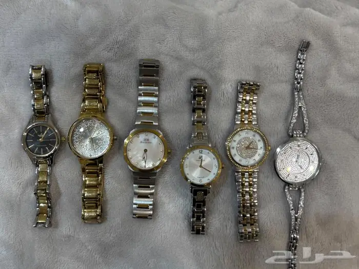 مجموعة ساعات نسائية مستعملة 0