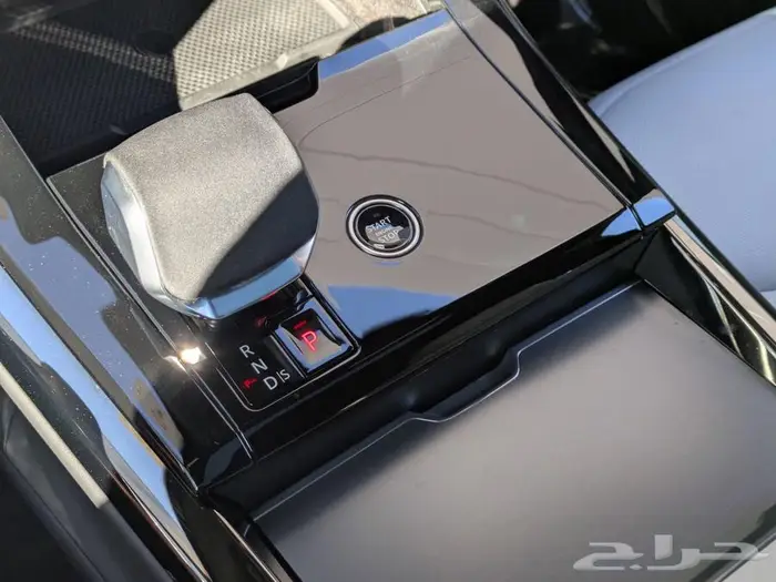 رنج روفر سبورت 2025 شبه جديد لون خارجي مميز 7