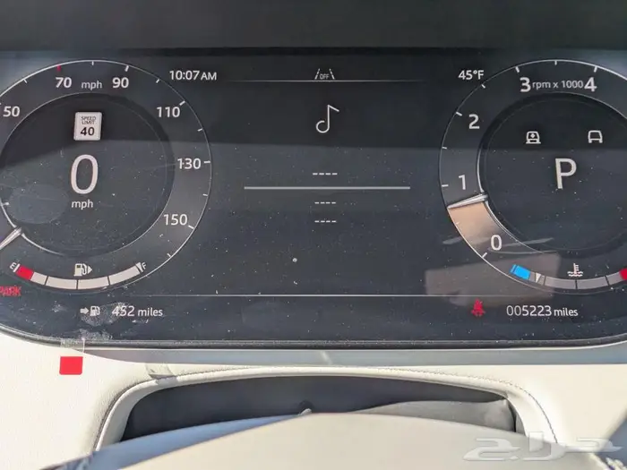 رنج روفر سبورت 2025 شبه جديد لون خارجي مميز 9