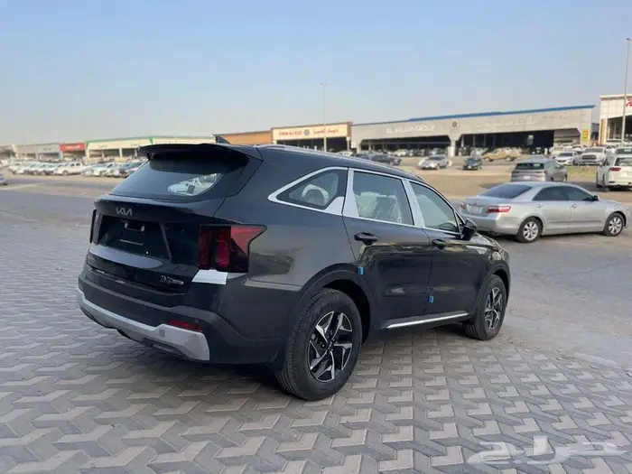 كيا سورينتو ستاندر هايبرد 2025 3