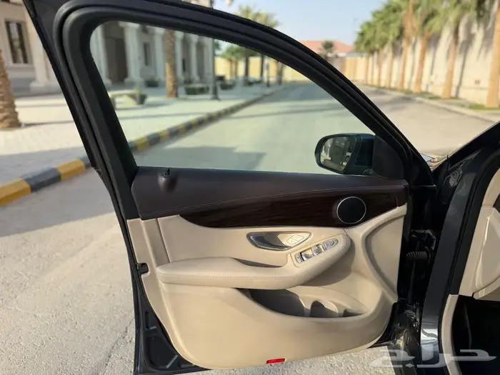 مرسيدس glc250 وارد الجفالي 8