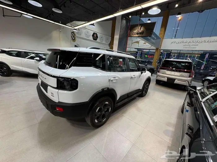 جيتور T1 لاكجري 2026 اسود وابيض 4