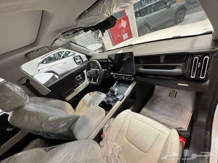 جيتور T1 لاكجري 2026 اسود وابيض 5