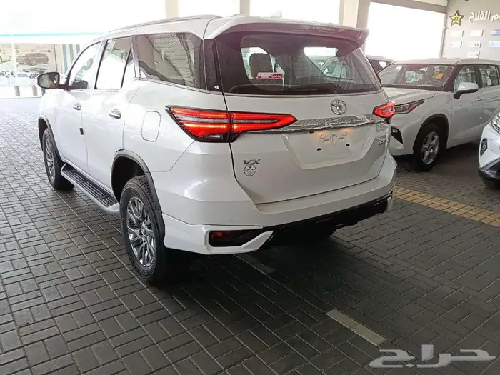 تويوتا فورتشينر VX3 م 2025 - سعودي 3