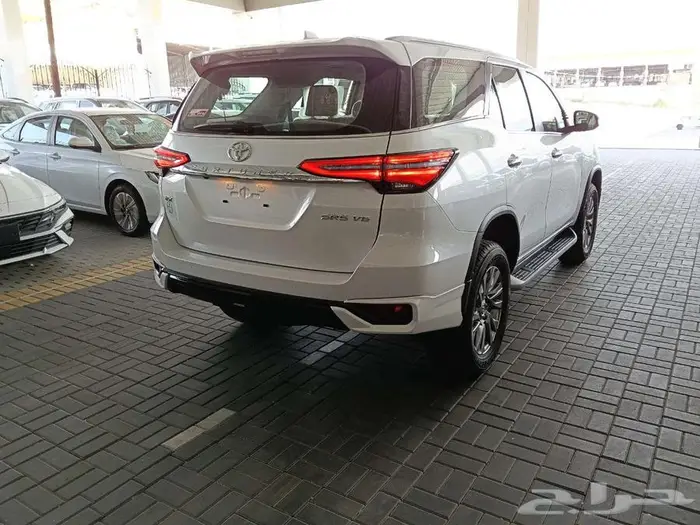 تويوتا فورتشينر VX3 م 2025 - سعودي 4