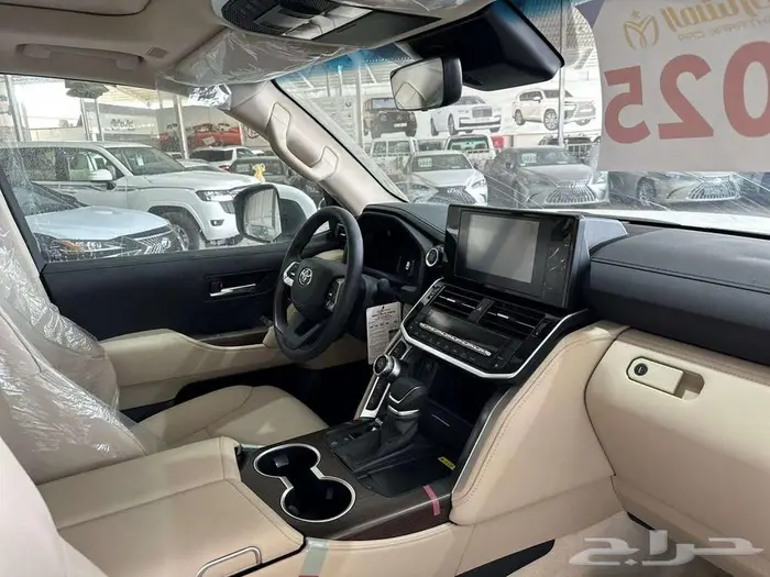 تويوتا لاندكروزر GXR فل كامل 2025 تنفس طبيعى باقل الاسعار 3