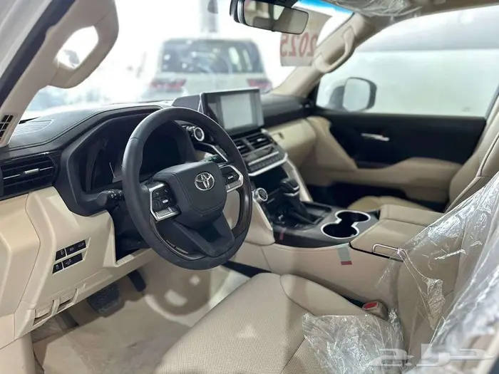 تويوتا لاندكروزر GXR فل كامل 2025 تنفس طبيعى باقل الاسعار 5