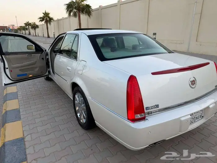 كاديلاك DTS 2011 نظيف جدا وكاله 51