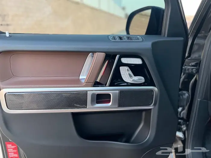 مرسيدس جي كلاس مخزن بحالة ممتازة 31