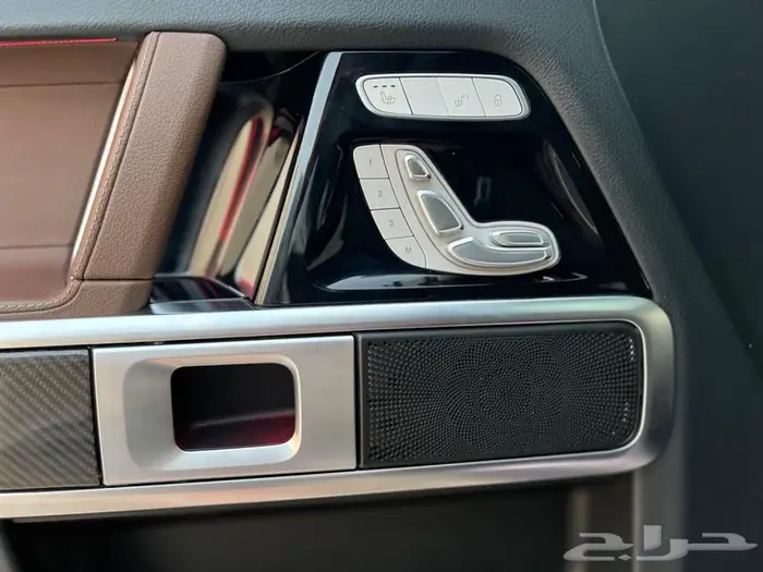 مرسيدس جي كلاس مخزن بحالة ممتازة 32