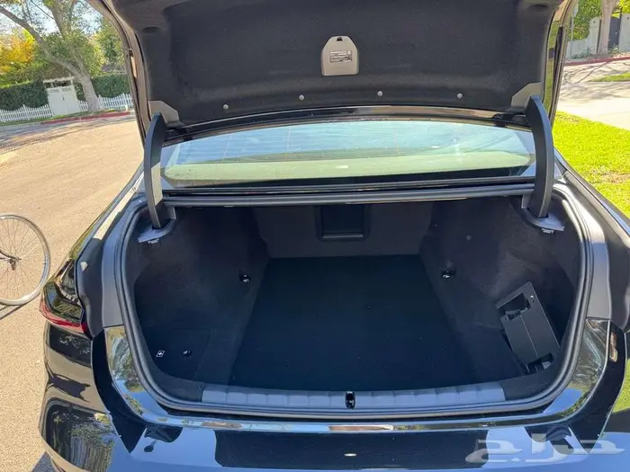 2025 BMW 7 Series Sedan 740i شبه اصفار 25