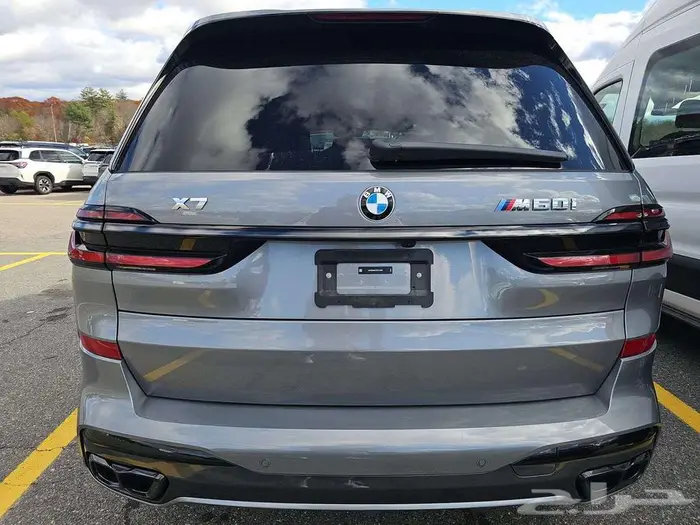 2026 BMW X7 M60i 5