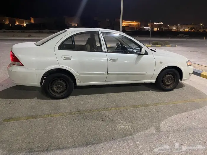 للبيع نيسان صني2012 تماتيك 5