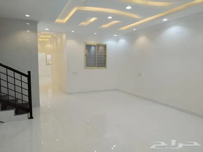 للبيع شقه روف دورين في أبها حي البديع 2