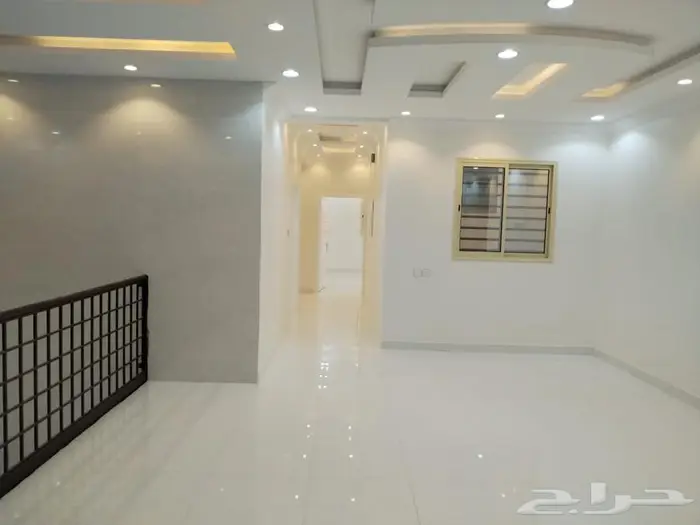 للبيع شقه روف دورين في أبها حي البديع 6