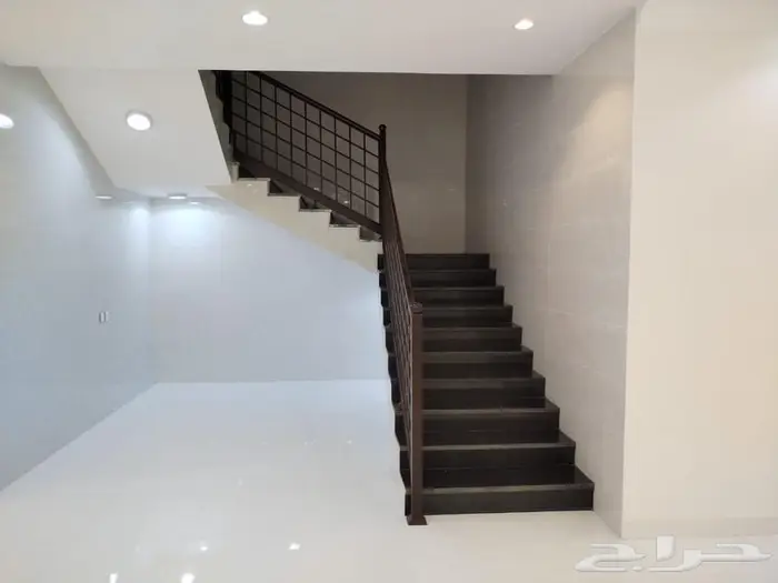 للبيع شقه روف دورين في أبها حي البديع 12