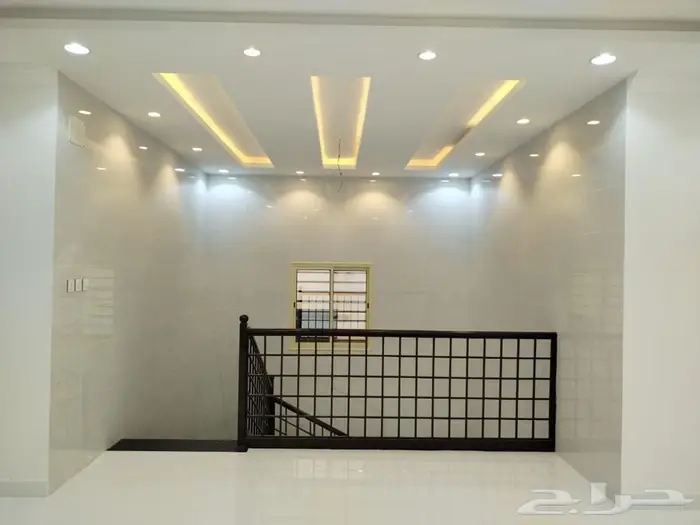 للبيع شقه روف دورين في أبها حي البديع 7