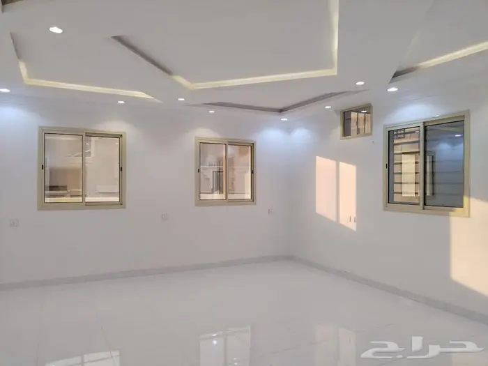 للبيع شقه روف دورين في أبها حي البديع 15