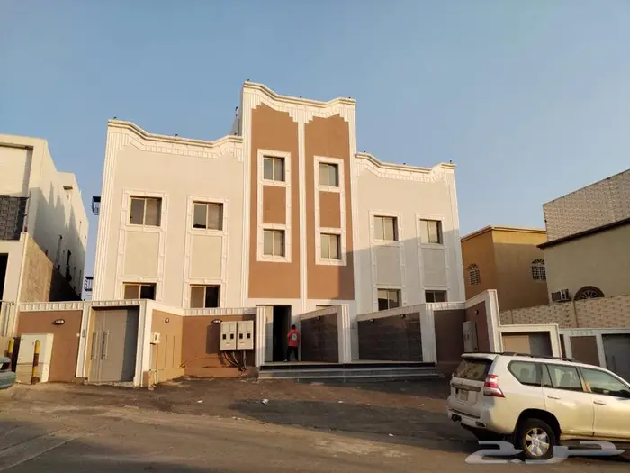 للبيع شقه روف دورين في أبها حي البديع 17