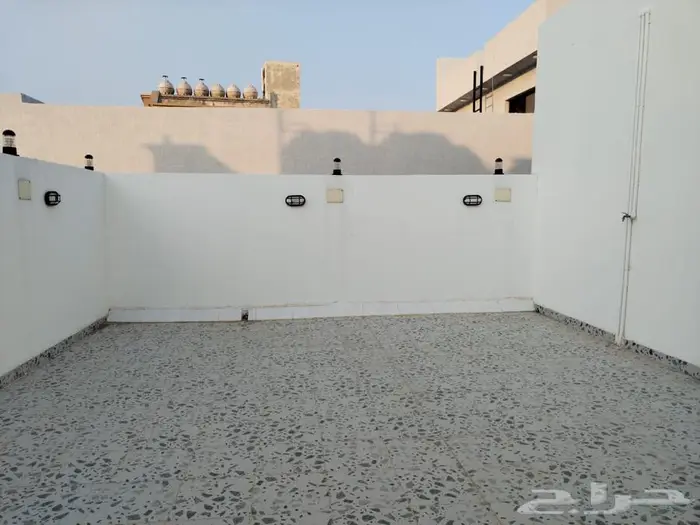 للبيع شقه روف دورين في أبها حي البديع 13