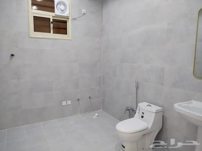 للبيع شقه روف دورين في أبها حي البديع 11