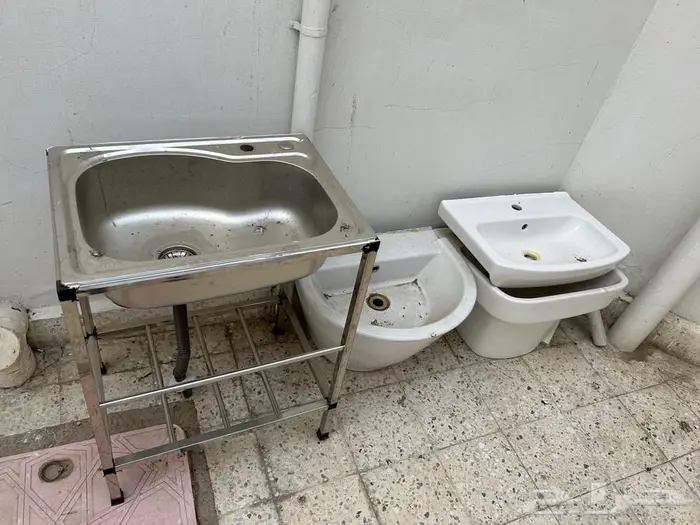 مغسلة شبه جديد عدد 4 مغسله 1