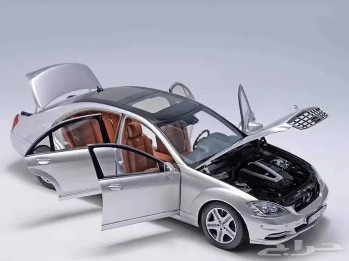 مرسيدس بنز S 600 L (W221) من MotorHelix بمقياس 1 18 5