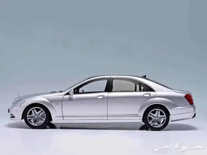 مرسيدس بنز S 600 L (W221) من MotorHelix بمقياس 1 18 2