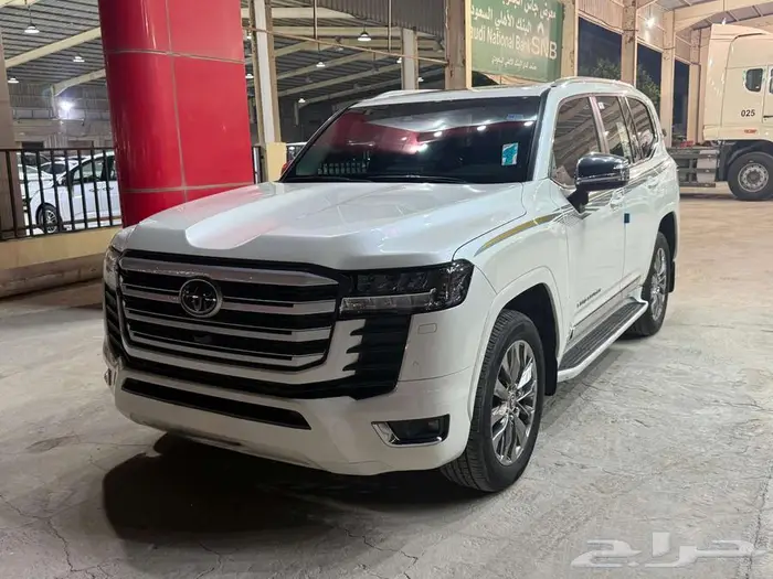 لاندكروزر 2024 GXR-L5 فل كامل سعودى ممشى 47500 الف 2