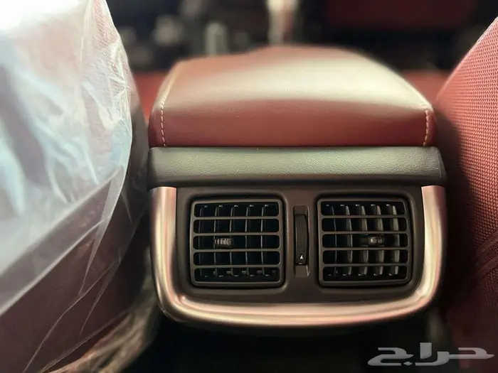 تويوتا هايلوكس SGLX بريمي بنزين 2.7 فل كامل دبل 2025 13