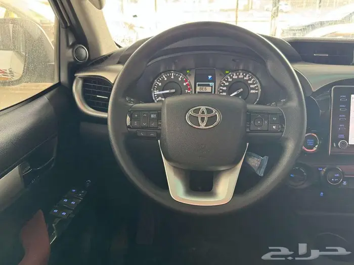 تويوتا هايلوكس SGLX بريمي بنزين 2.7 فل كامل دبل 2025 20