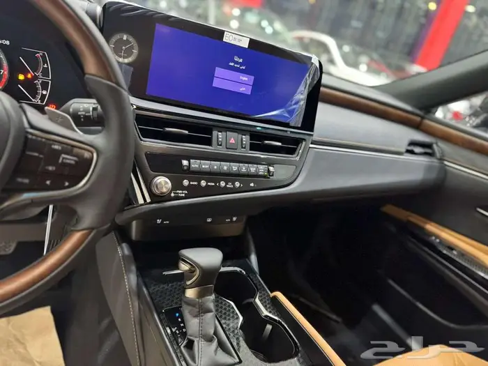 لكزس ES 350 CC بنزين موديل 2025 صادر لوحات سعودى 5