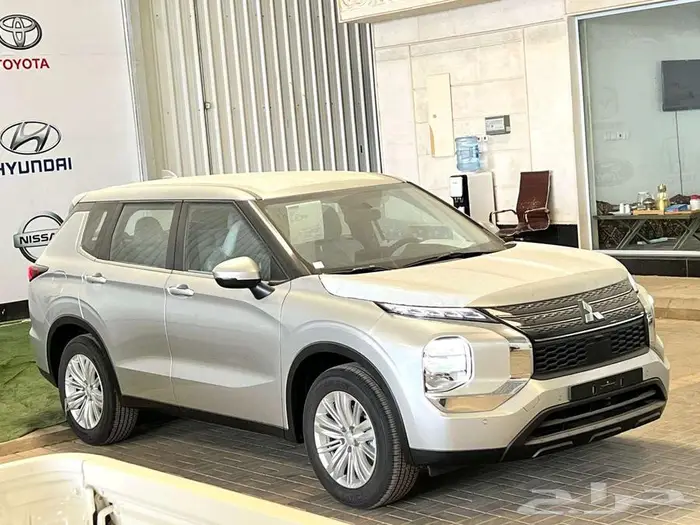 ميتسوبيشي اوتلاندر بدون دبل 5 مقاعد 2025 3