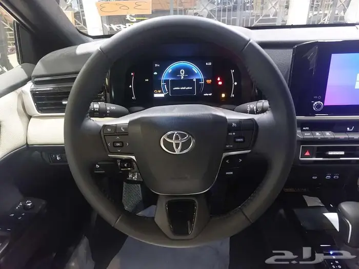 تويوتا كامري 2025 هايبرد LE 7