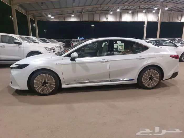 تويوتا كامري 2025 هايبرد LE 2