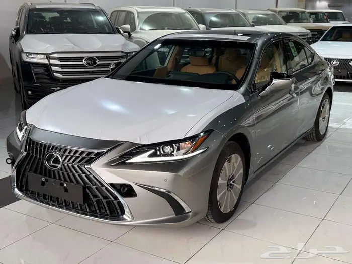 لكزس ES 250 بريمي فتحة سقف 2025 اللون تيتانيوم 1