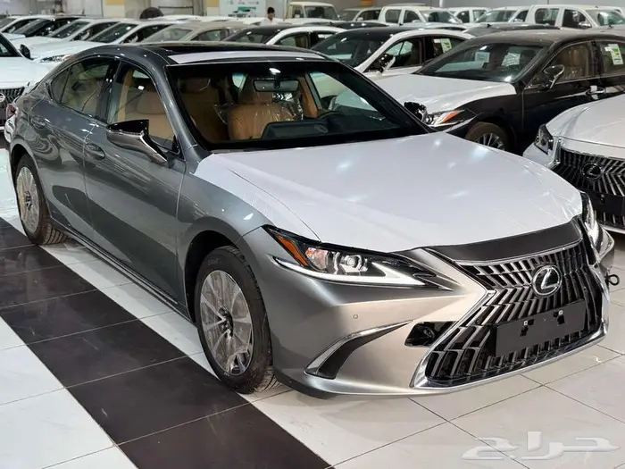 لكزس ES 250 بريمي فتحة سقف 2025 اللون تيتانيوم 2