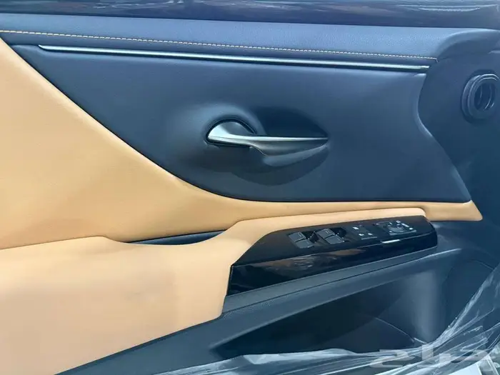 لكزس ES 250 بريمي فتحة سقف 2025 اللون تيتانيوم 7