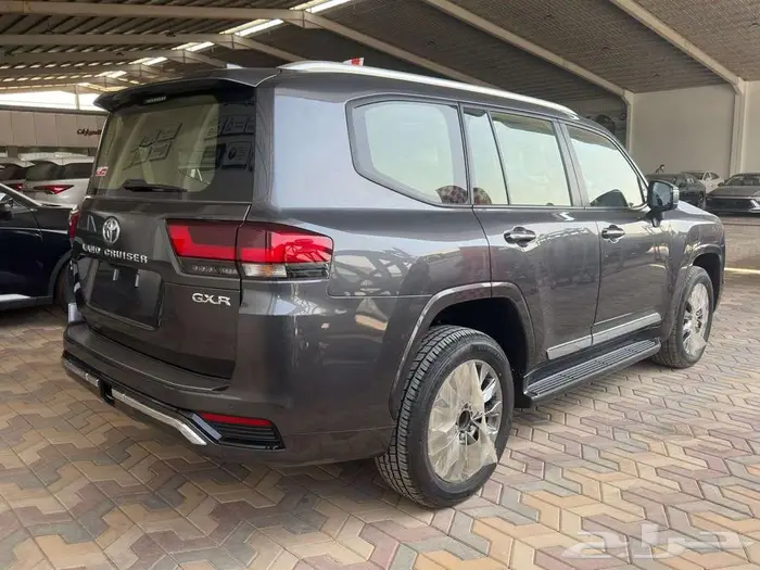 تويوتا لاندكروزر GXR L3 بنزين 2025 سعودي 6