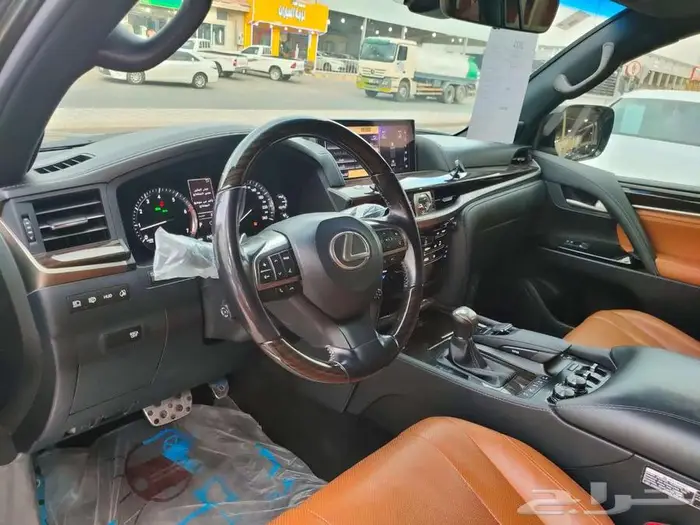 لكزس LX 570 موديل 2021 9