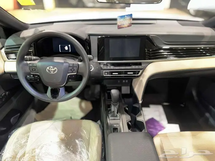 تويوتا كامري E بنزين جنوط 2025- سعودي 4