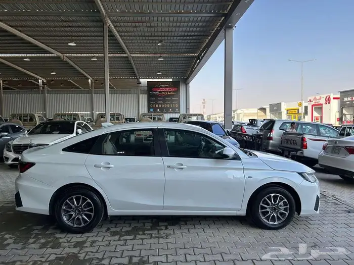 تويوتا يارس 2023 Y 6