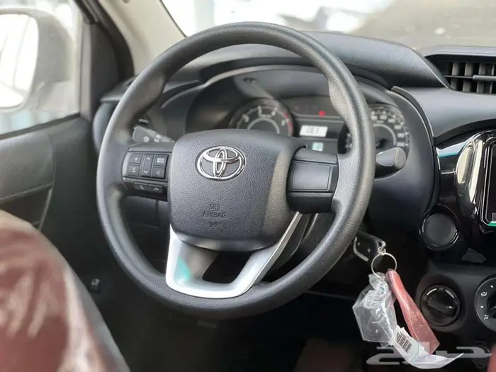 هايلوكس دبل DLX اوتوماتيك ديزل 2025 (بريمي) كاش واقساط 5