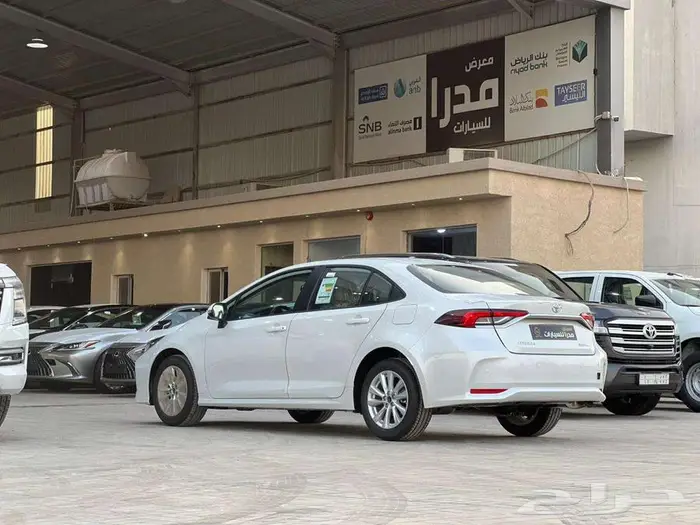 كورولا XLI نص فل مكينة 2.0 (بريمي) 2025 كاش وتقسيط 2