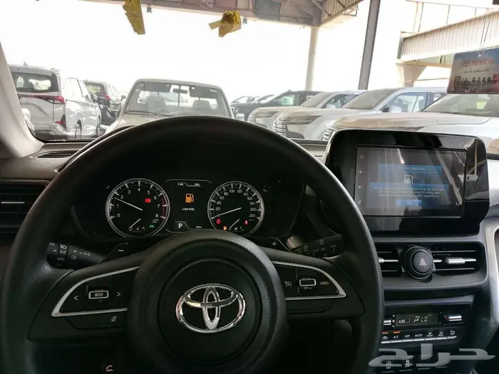 تويوتا اوربان كروزر GL2025 ستاندر فضى 3